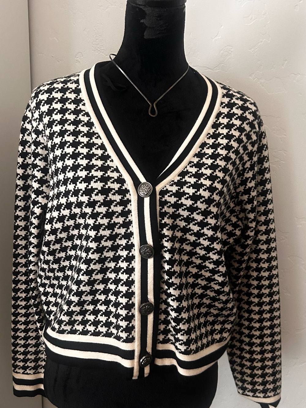 Cyrus Black and White Houndstooth V‑Neck Button Cardigan
